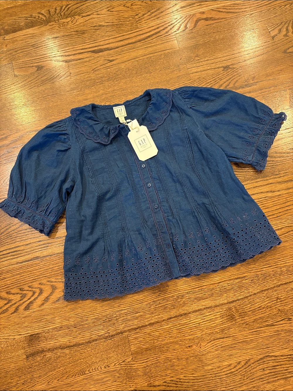 Down x GAP NWT Navy Eyelet Cotton Button-Front Top, s,
